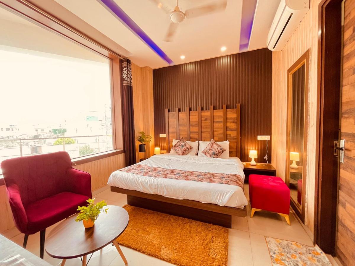 Hotel Pearl Grand, Zirakpur - Top Rated & Most Awarded Property In Tricity Чандігарх Екстер'єр фото