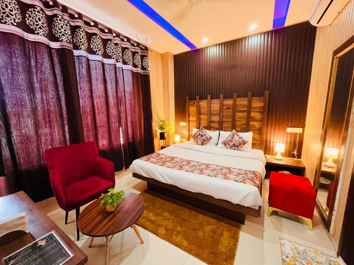 Hotel Pearl Grand, Zirakpur - Top Rated & Most Awarded Property In Tricity Чандігарх Екстер'єр фото