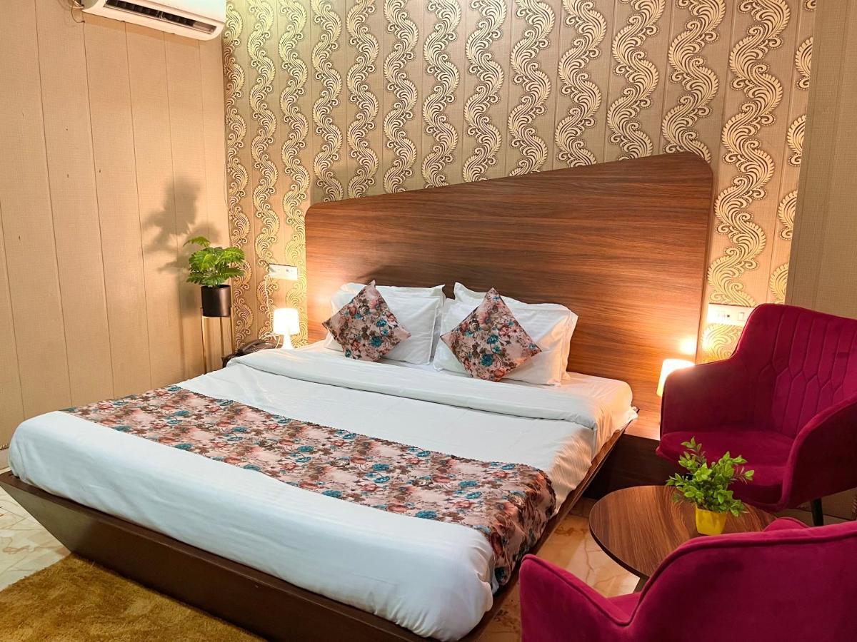 Hotel Pearl Grand, Zirakpur - Top Rated & Most Awarded Property In Tricity Чандігарх Екстер'єр фото