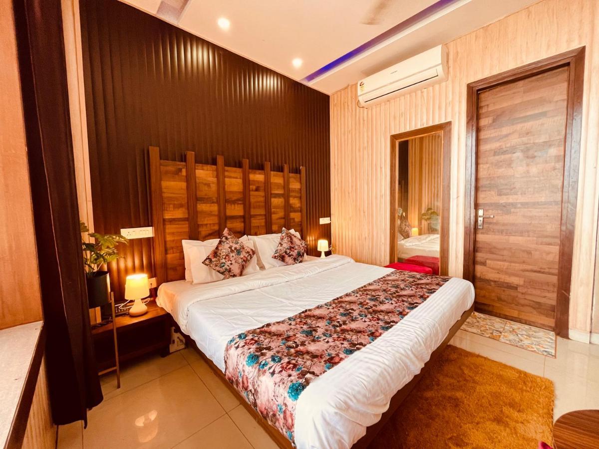 Hotel Pearl Grand, Zirakpur - Top Rated & Most Awarded Property In Tricity Чандігарх Екстер'єр фото