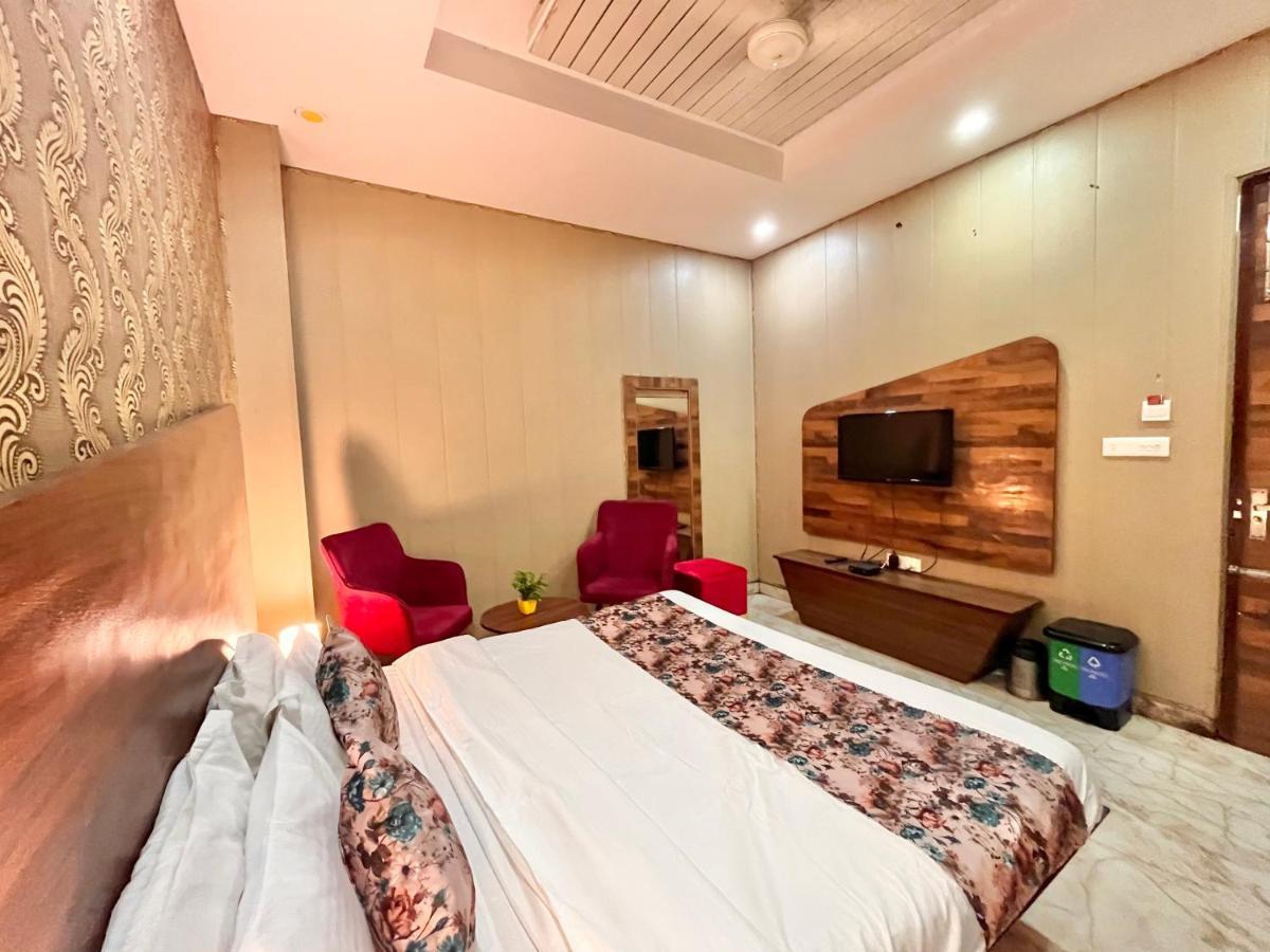 Hotel Pearl Grand, Zirakpur - Top Rated & Most Awarded Property In Tricity Чандігарх Екстер'єр фото