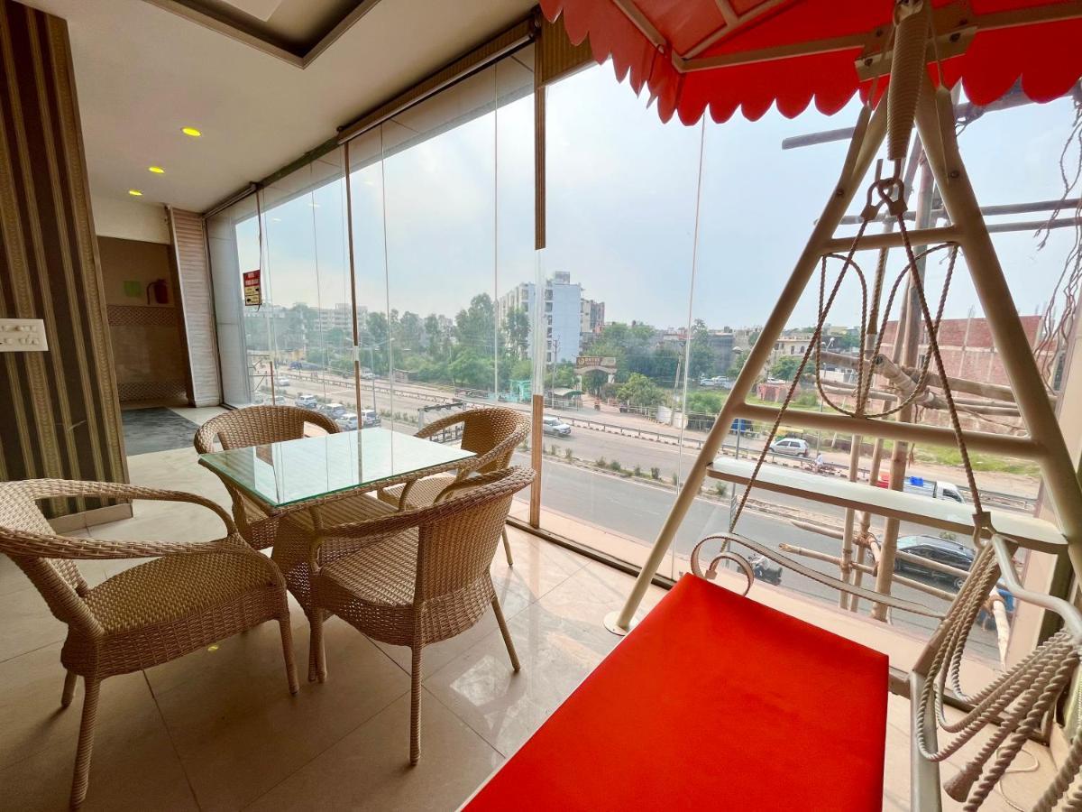 Hotel Pearl Grand, Zirakpur - Top Rated & Most Awarded Property In Tricity Чандігарх Екстер'єр фото